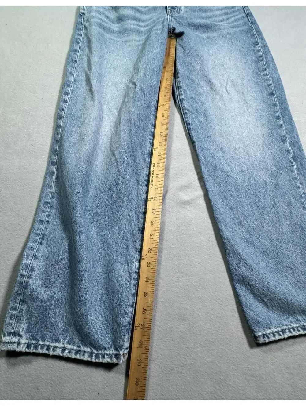 Madewell Women’s Low Slung Straight Jeans Size 28 [COPY] - Picture 3 of 9